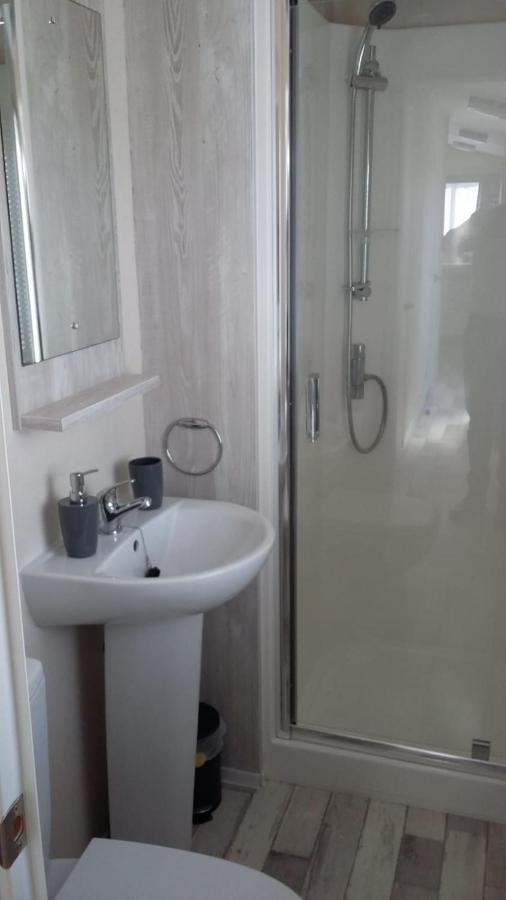 Kingdom Holiday Park - Parrot Millom Bagian luar foto