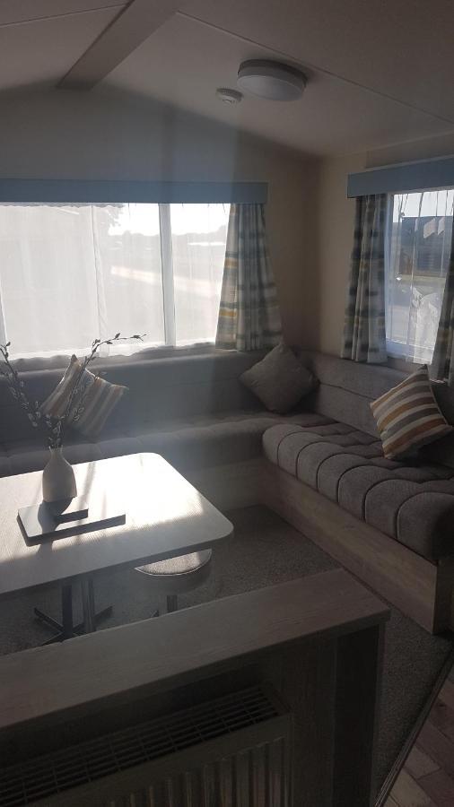 Kingdom Holiday Park - Parrot Millom Bagian luar foto
