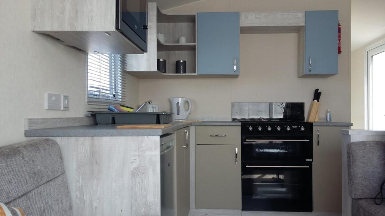 Kingdom Holiday Park - Parrot Millom Bagian luar foto